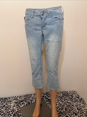YMI Premium Light Blue Women's Ankle Cropped Jeans with Rhinestones. Size 3